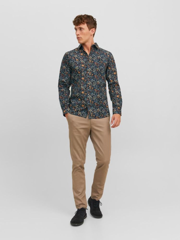 NAVY BLAZER