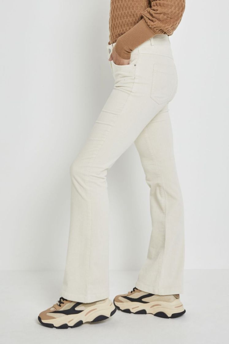  WINTER WHITE